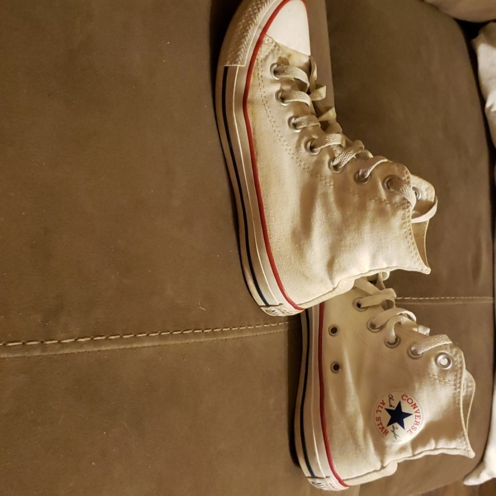 White all star Chuck converse shoes